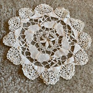 🌶 3 FOR $10 
 VINTAGE DOILY